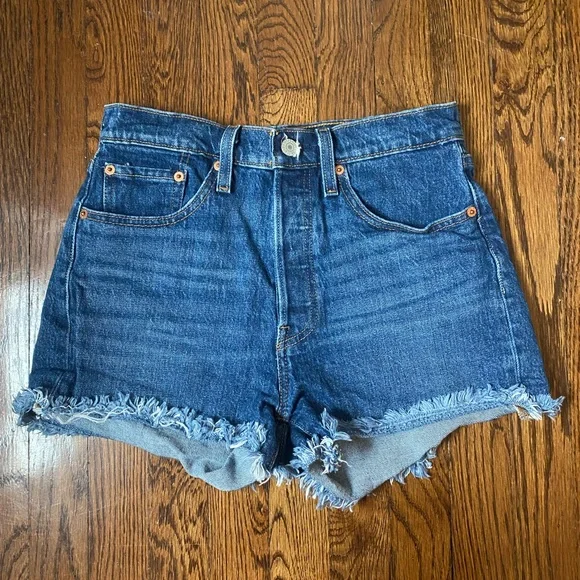 Levi 501 shorts - Picture 2 of 4